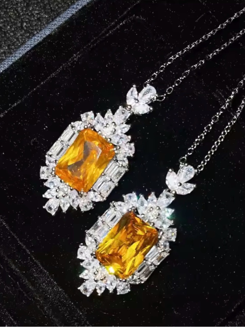 Golden Citrine-Style Crystal Pendant Necklace - Picture 5 of 11